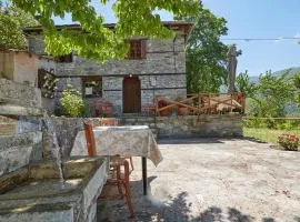 Agrotospito, a cottage to bring you back to nature