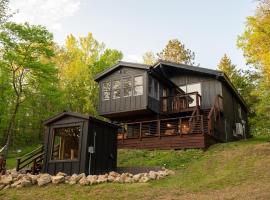 Driftless Cabin - Sauna, Firepit, BBQ