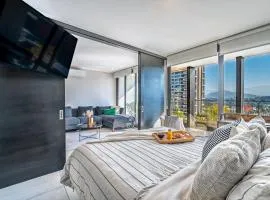 Warm, Central and Modern Apartment