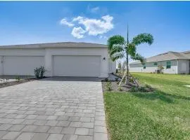 Beautiful 3 bed 2 bath pool & lake view 10 min from beaches