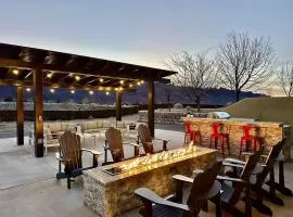 Exclusive Retreats Desert Dream Estate 8 Bedrooms