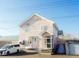 Niseko Pink house