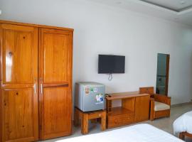 Lotus Hotel & Café，位于Ðưc Trọng的汽车旅馆