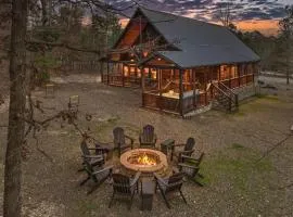 NEW Prime Cabin Hot Tub-Firepit-Safari Sleeps 8