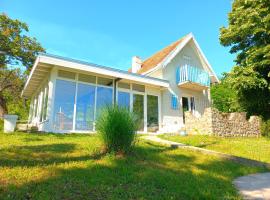 Honey hill apartment Fruska Gora，位于Čerević的酒店