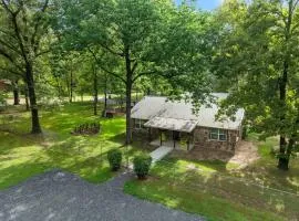 Casino Close Hot Tub-Firepit-BBQ 2-acres Sleeps 6