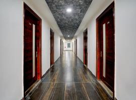 Collection O The God's Palace Resort，位于密拉特的酒店