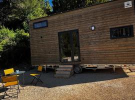 Tiny House APT，位于阿普特的豪华帐篷
