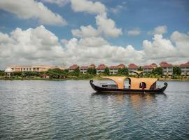 MAYFAIR Lake Resort，位于赖布尔的酒店