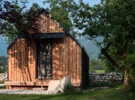 Telaj Residence - Cosy Cabins near Bovec, Soča Valley，位于Bovec的酒店