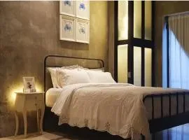 Stylish Stay - Steps from Central Festival