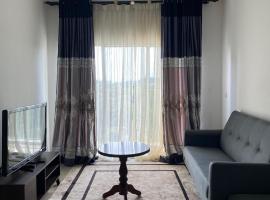 The Luxe Lodge in Southville City，位于班吉的酒店
