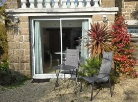 Chambre indépendante grand confort avec parking privé clos en centre ville