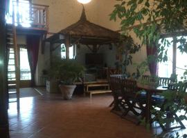 Gîte à la ferme，位于La Tour-du-Crieu的酒店