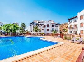 El Valle Golf Resort，位于Ba&ntilde;os y Mendigo的带热水浴缸的酒店