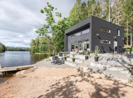 Amazing Home In Borås With Wifi，位于布罗斯的酒店