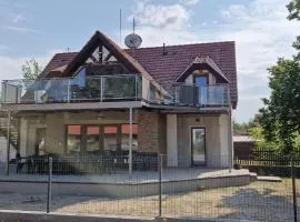 Vadvirág Villa