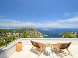 Newly Renovated Villa with Panoramic Sea Views