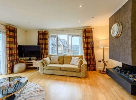 4 Bed in East Cowes 87819，位于新港的酒店