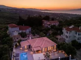 Xenessa Elegant Villa, 4-Bedroom Private Pool Retreat by Villa Mana Gers