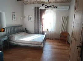 Heritage Apartment Nestled Between Sea and Hills