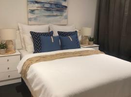 Bayside Retreat，位于Newport的酒店