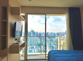 Super City View Room, Swimming Pool,Gym,150m walk to BTS，位于曼谷的酒店