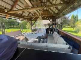 Wiire old fishermans farmhouse and smoke sauna，位于Saulepa的酒店