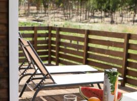 Casa Silva，位于赞布热拉-杜马尔的带泳池的酒店