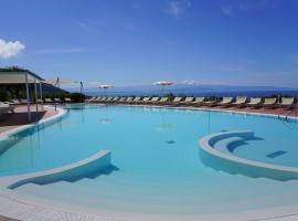 LUZIA AGRIRESORT - Piscina Panoramica e vista Mare a Capo Vaticano，位于梵蒂冈角的酒店