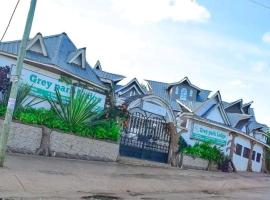 Grey Park Lodge，位于Gatunga的带泳池的酒店