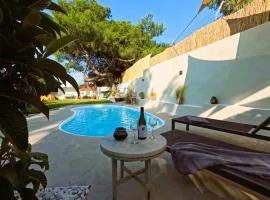 Cozy Mama Evas Homestay with Pool and Garden for Groups of 4