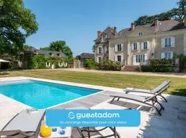 Le Pasty Piscine Tennis Puy du Fou