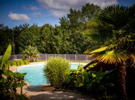 Camping Domaine le Quercy，位于屈埃尔西地区古尔东的酒店