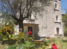 Maison De Jeannette En Pierre