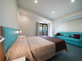 Hotel MARINELLA parking wi-fi spiaggia attrezzata，位于梵蒂冈角的酒店
