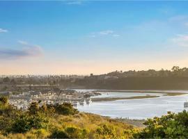 Exquisite Panoramic View Estate，位于纽波特海滩的酒店