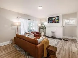 Oakwood Charm Family-Friendly 3BR Getaway