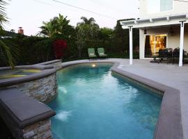 Fabulous 6 bedroom (3 master suites), 4 bath pool w/Jacuzzi home，位于奥兰治的酒店