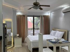 Studio condo near SM Clark, clark, & clark airport，位于Malabañas的酒店