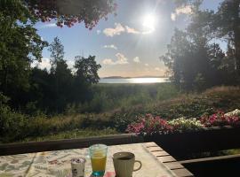 Stockbo, cozy little cottage close to nature，位于Västlax的酒店