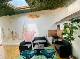 Maison proche plage et centre ville avec ménage, draps et serviettes inclus，位于阿卡雄的酒店