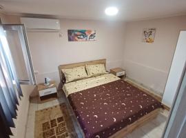 Sun sea quiet Casa Sim in Tuzla，位于图兹拉的木屋