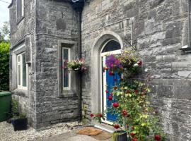 Stone Lodge Bed & Breakfast，位于纳文的酒店