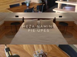 Meža namiņ&scaron; pie upes，位于Malta的自助式住宿