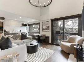 Panoramic Views, Renovated & Luxurious, Penthouse Condo