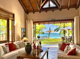 Villa Nacéli - Seaside Villa in Belle Mare，位于Poste de Flacq的酒店