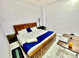 Hotel Cosy Rooms, Near US Embassy Chanakyapuri, New Delhi - Budget Friendly，位于新德里的旅馆