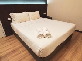 Emart Hotel (Riam)，位于米里的酒店