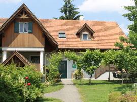 Landhaus Bender Ferienwohnung mit Terrasse und Garten，位于Straden的酒店